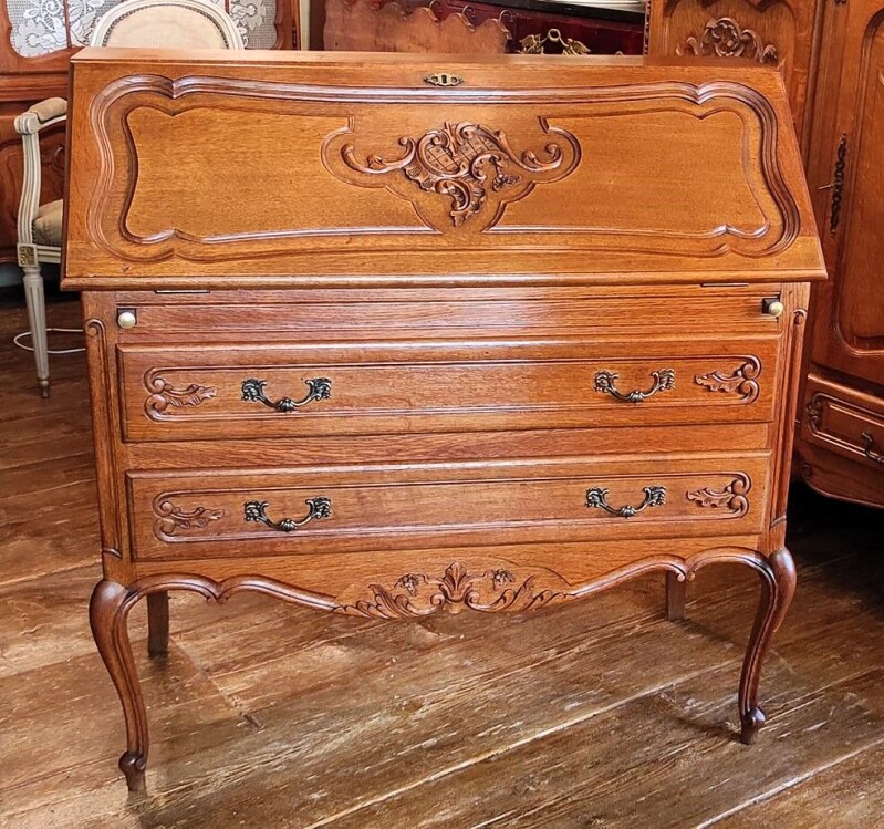 Písací stôl, kabinet
