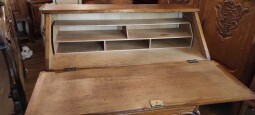 Písací stôl, kabinet