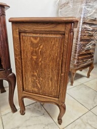 Stolík, skrinka, komodka