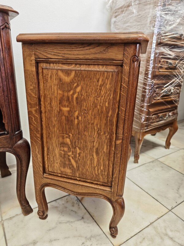 Stolík, skrinka, komodka