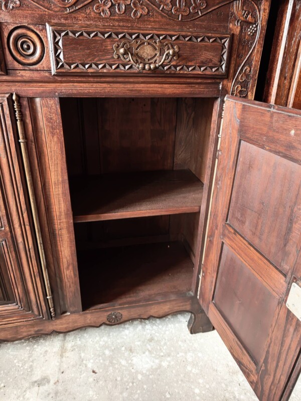 Príborník, skriňa