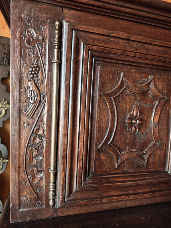 Príborník, skriňa