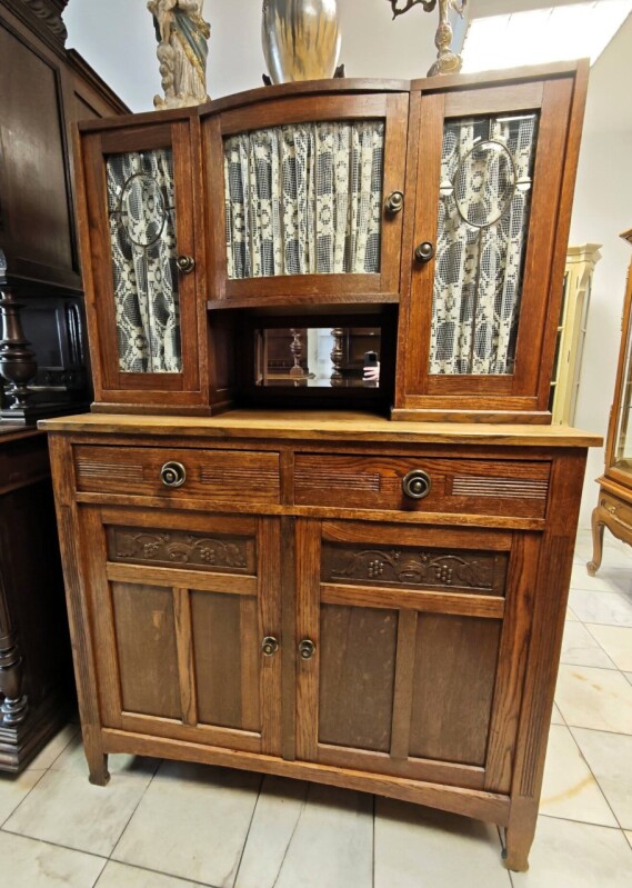 Kredenc, príborník