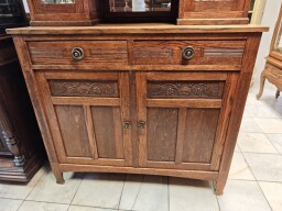 Kredenc, príborník