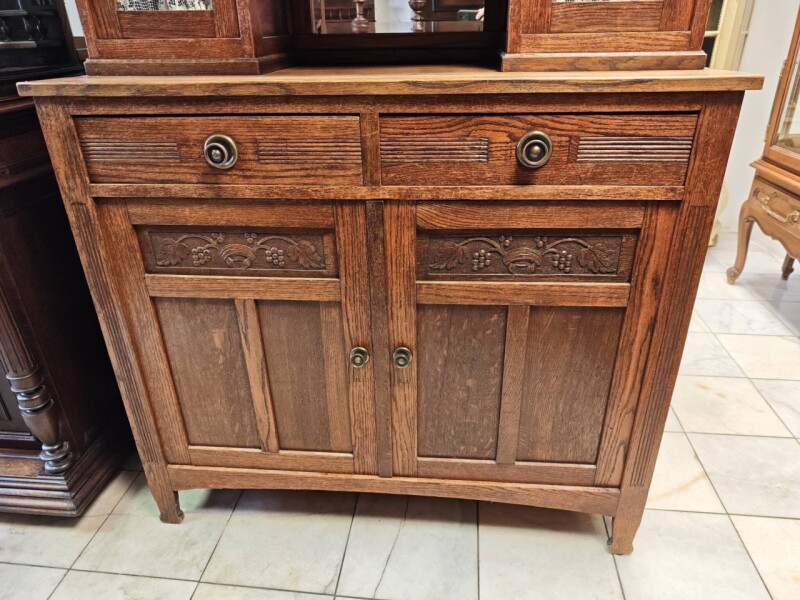 Kredenc, príborník