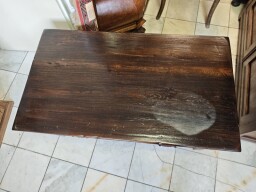 Konferenčný stolík