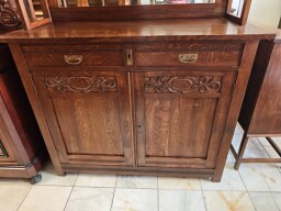 Kredenc, príborník