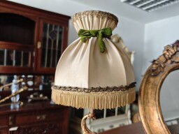  Mosadzná lampa s motívom delfína 