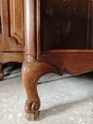 Knižnica, vitrína, polica