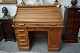 Americký „roll-top“ stôl 