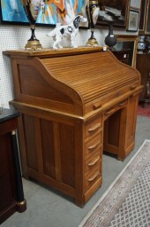 Americký „roll-top“ stôl 