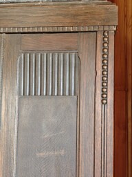Art Deco šatníková skriňa so zrkadlom
