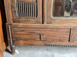 Art Deco šatníková skriňa so zrkadlom