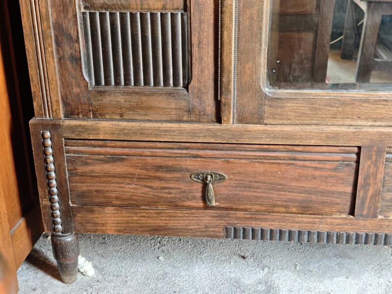 Art Deco šatníková skriňa so zrkadlom