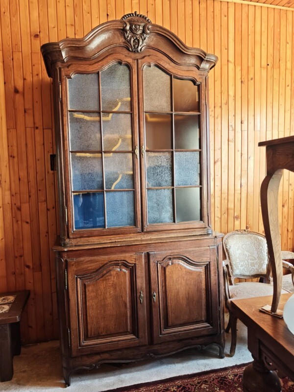Monumentálna belgická dubová vitrína