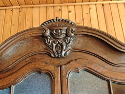 Monumentálna belgická dubová vitrína