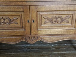 Vintage dubový barový kabinet v štýle Louis XV