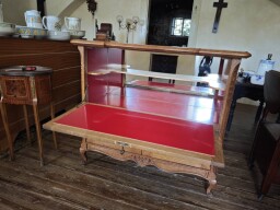 Vintage dubový barový kabinet v štýle Louis XV