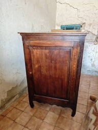 Francúzsky jednodverový kabinet „Bonnetière“