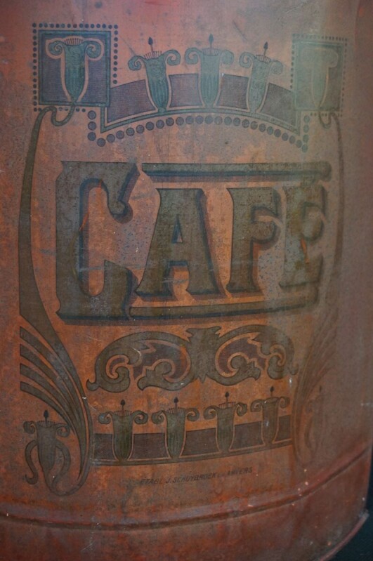 Starožitná plechovka