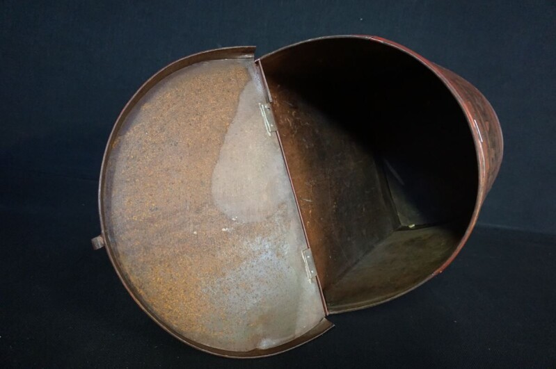 Starožitná plechovka