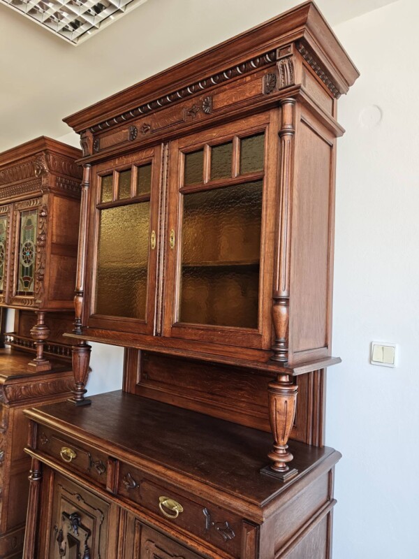 Kredenc, príborník