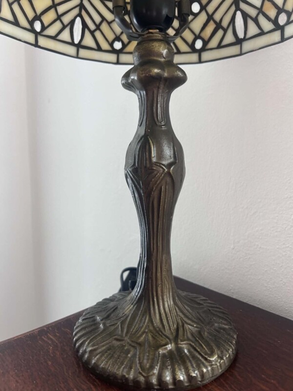 Starožitná stolová lampa v štýle Tiffany