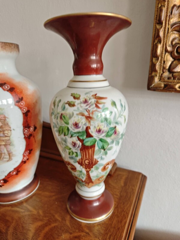 Porcelánová váza s ručnou maľbou