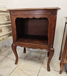 Stolík, skrinka, komodka