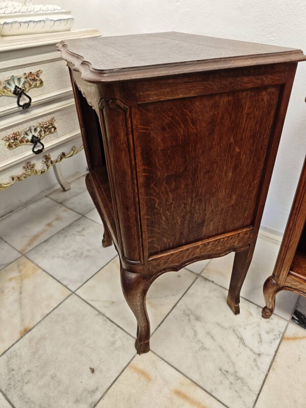 Stolík, skrinka, komodka