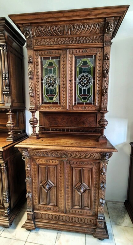 Kredenc, príborník