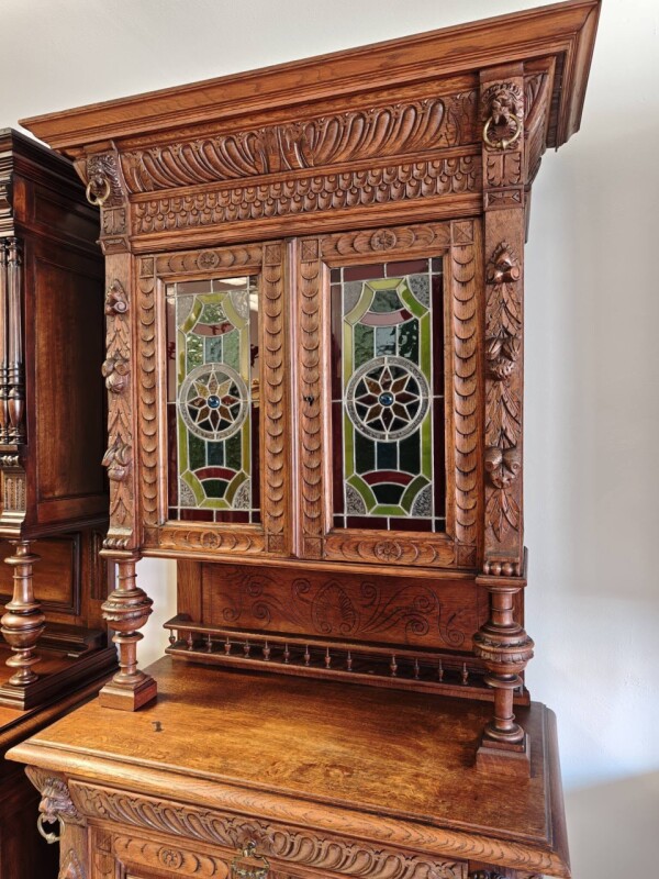 Kredenc, príborník