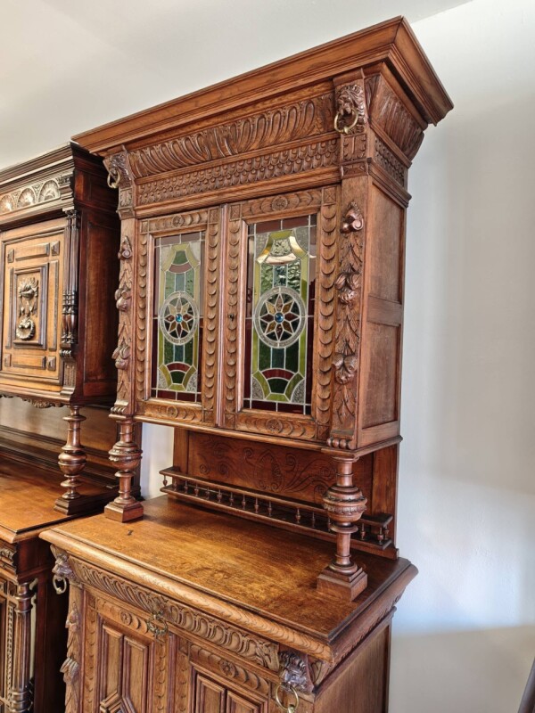 Kredenc, príborník