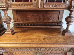 Kredenc, príborník