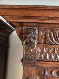 Kredenc, príborník