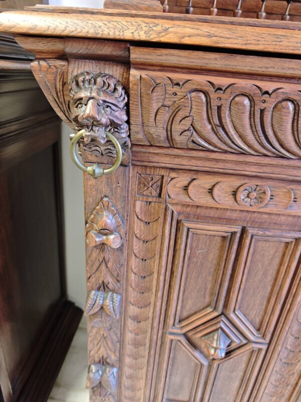 Kredenc, príborník