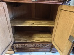 Kredenc, príborník