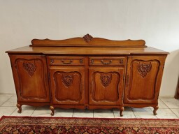 Komoda vyrezávaná