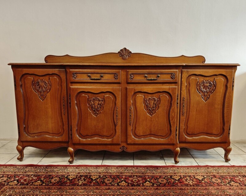 Komoda vyrezávaná
