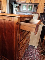 Francúzska dubová komoda – chiffonier